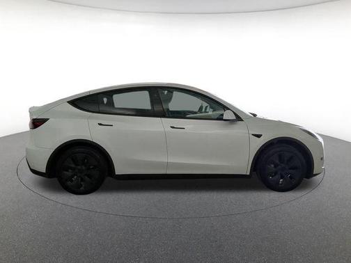 Pearl White Multi-Coat 2024 Tesla Model Y Long Range Single Motor Rear-Wheel Drive