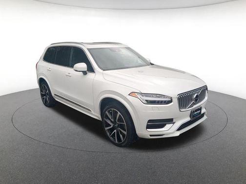 Crystal White Metallic 2022 Volvo XC90 Recharge Plug-In Hybrid T8 Inscription Expression 7 Passenger