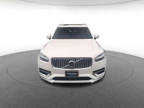 Crystal White Metallic 2022 Volvo XC90 Recharge Plug-In Hybrid T8 Inscription Expression 7 Passenger
