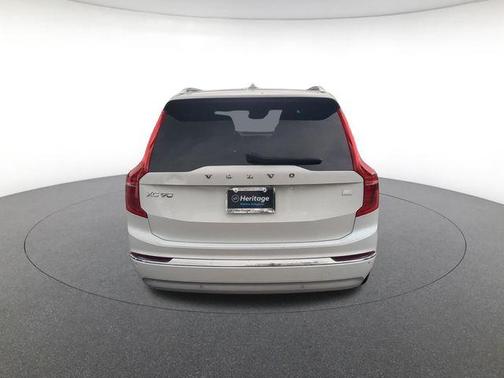 Crystal White Metallic 2022 Volvo XC90 Recharge Plug-In Hybrid T8 Inscription Expression 7 Passenger