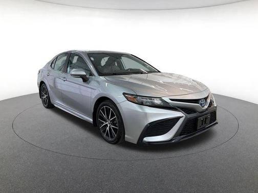 Celestial Silver Metallic 2022 Toyota Camry SE