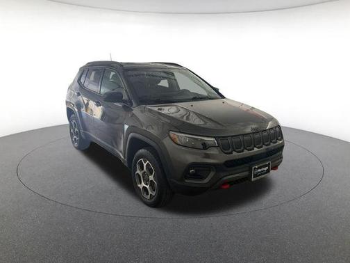 Granite Crystal Metallic Clearcoat 2022 Jeep Compass Trailhawk