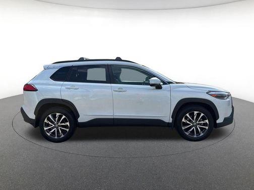 Wind Chill Pearl 2023 Toyota Corolla Cross XLE