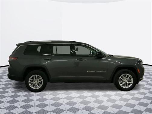 2022 Jeep Grand Cherokee L Laredo