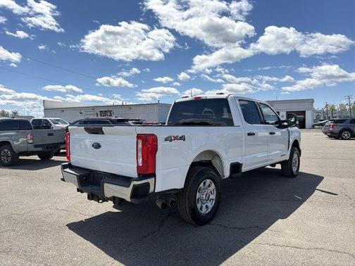 White 2023 Ford F-250 XLT