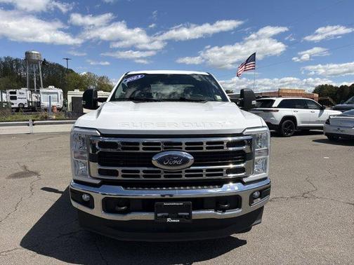 White 2023 Ford F-250 XLT