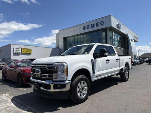 White 2023 Ford F-250 XLT