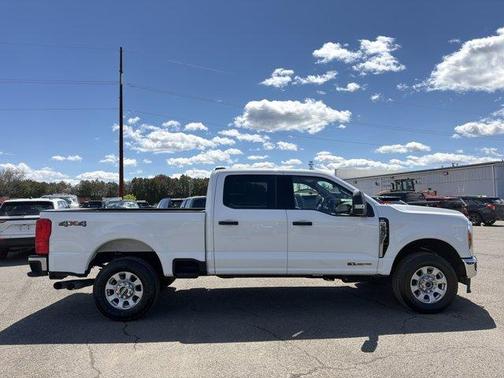 White 2023 Ford F-250 XLT