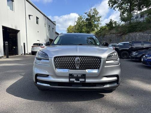 2022 Lincoln Aviator Standard AWD