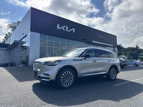 2022 Lincoln Aviator Standard AWD