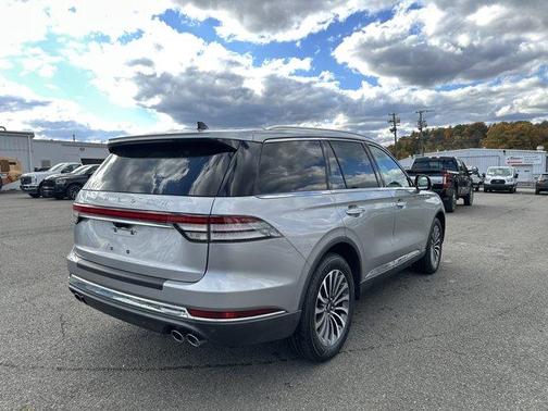 2022 Lincoln Aviator Standard AWD