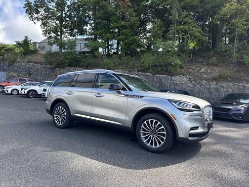 2022 Lincoln Aviator Standard AWD