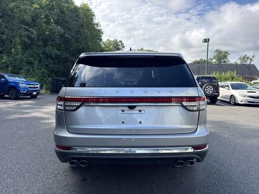 2022 Lincoln Aviator Standard AWD