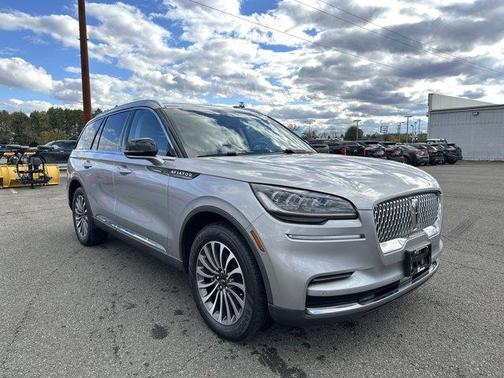 2022 Lincoln Aviator Standard AWD