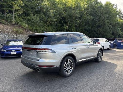 2022 Lincoln Aviator Standard AWD