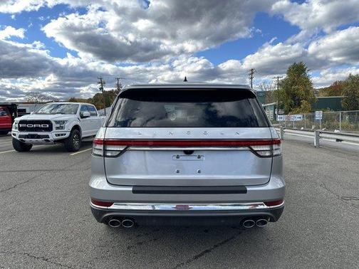 2022 Lincoln Aviator Standard AWD