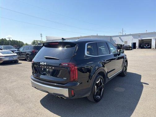 Ebony Black 2025 Kia Telluride S