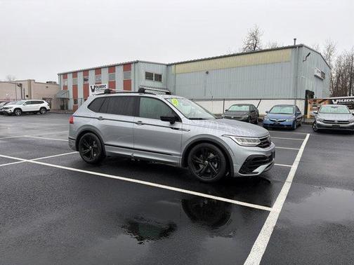 Pyrite Silver Metallic 2024 Volkswagen Tiguan 2.0T SE R-Line Black