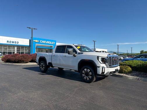 White Frost Tri-Coat 2024 GMC Sierra 2500 Denali