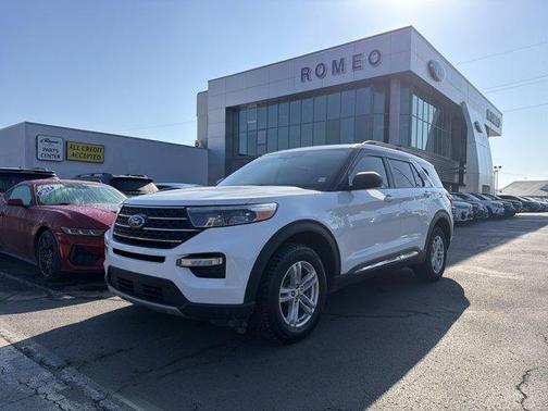 White 2022 Ford Explorer XLT