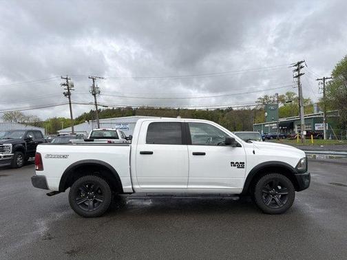 Bright White Clearcoat 2022 RAM 1500 Classic SLT