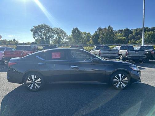 2022 Nissan Altima 2.5 SV