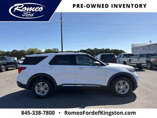 Oxford White 2021 Ford Explorer XLT