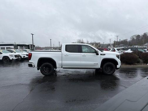 Summit White 2022 GMC Sierra 1500 AT4