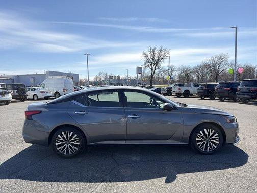 Gun Metallic 2024 Nissan Altima 2.5 SV