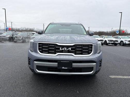 Everlasting Silver 2023 Kia Telluride S
