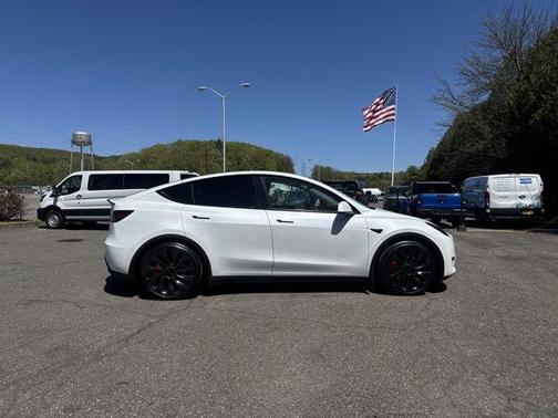 2023 Tesla Model Y Performance