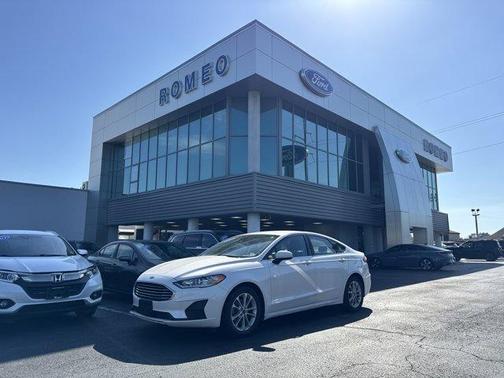 2020 Ford Fusion SE