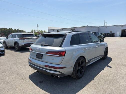 Satellite Silver Metallic 2024 Audi SQ7 4.0T Premium Plus