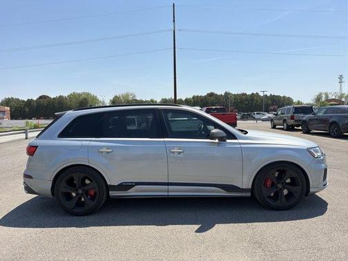 Satellite Silver Metallic 2024 Audi SQ7 4.0T Premium Plus