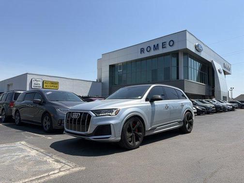 Satellite Silver Metallic 2024 Audi SQ7 4.0T Premium Plus