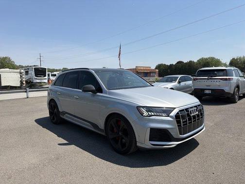 Satellite Silver Metallic 2024 Audi SQ7 4.0T Premium Plus