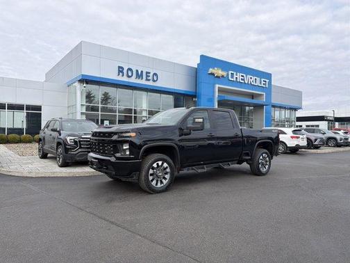 Mosaic Black Metallic 2022 Chevrolet Silverado 2500 Custom