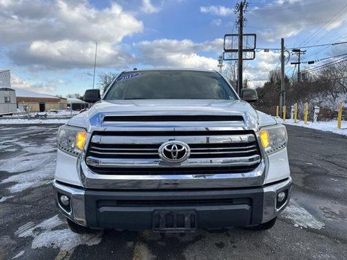 2017 Toyota Tundra SR5
