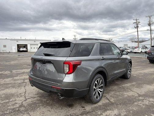 Carbonized Gray Metallic 2022 Ford Explorer ST-Line