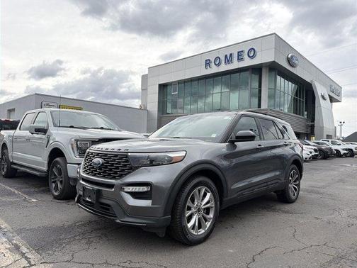 Carbonized Gray Metallic 2022 Ford Explorer ST-Line