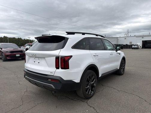 Glacial White Pearl 2023 Kia Sorento X-Line EX
