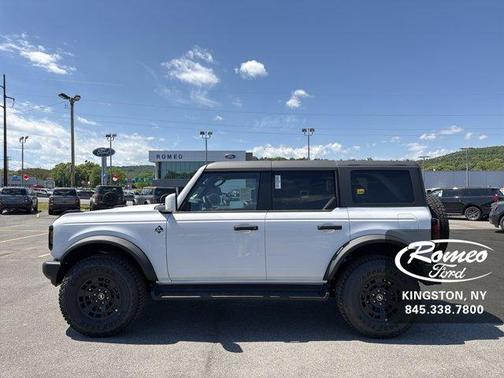 Oxford White 2026 Ford Bronco Outer Banks