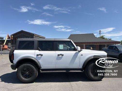 Oxford White 2026 Ford Bronco Outer Banks