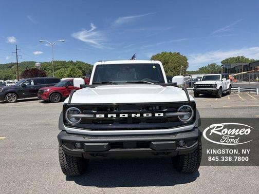 Oxford White 2026 Ford Bronco Outer Banks