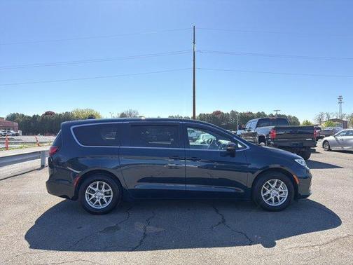 Fathom Blue Pearlcoat 2025 Chrysler Pacifica Select