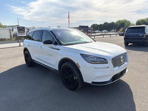 White Metallic 2022 Lincoln Corsair Standard