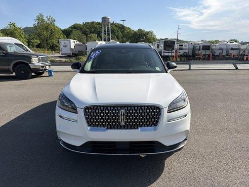 White Metallic 2022 Lincoln Corsair Standard