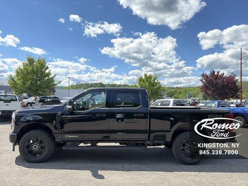 Agate Black Metallic 2026 Ford F-350 Super Duty
