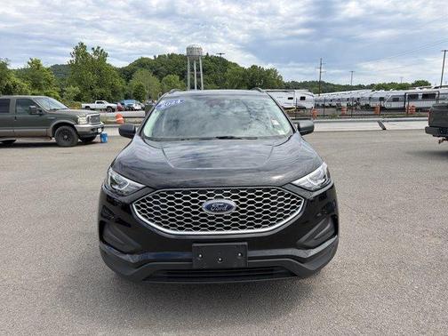 Black Metallic 2024 Ford Edge SE