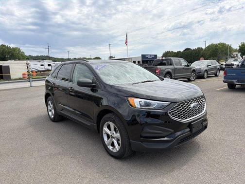 Black Metallic 2024 Ford Edge SE